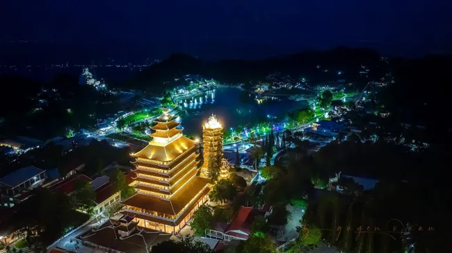 Lung linh cõi mầu nhiệm của đỉnh Cấm Sơn