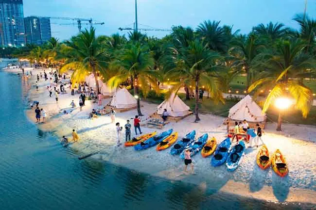 Vinhomes Grand Park đang trở thành điểm đến của TPHCM nhờ hàng loạt trải nghiệm lễ hội, phố đêm ẩm thực và dã ngoại đặc sắc.