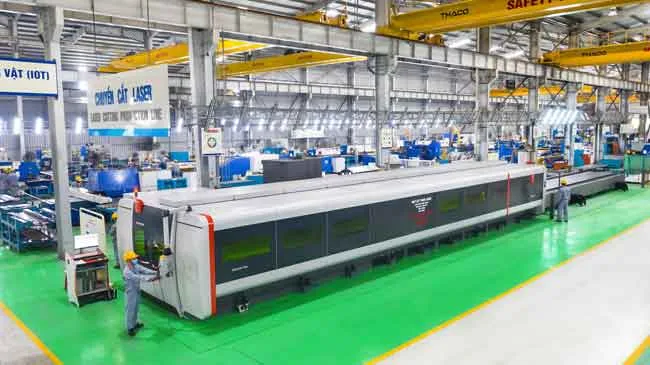 Máy cắt Fiber laser với tốc độ cắt nhanh, có thể gia công phôi dày đến 25mm