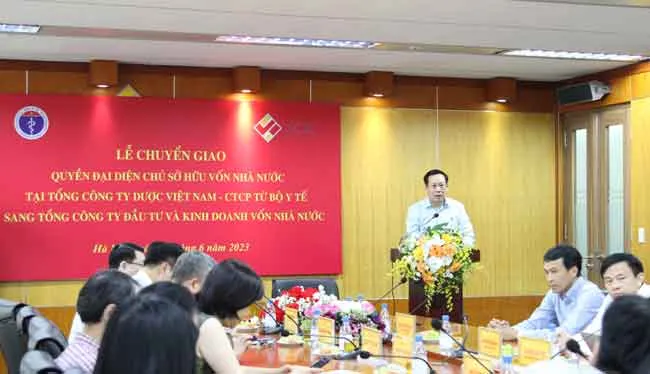 Ông Lê Đức Luận, Thứ trưởng Bộ Y tế phát biểu tại buổi lễ