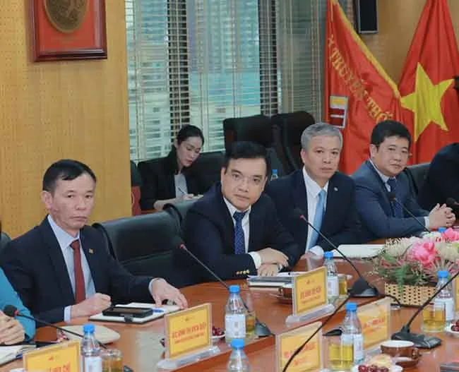 Chủ tịch Hội đồng Thành viên SCIC Nguyễn Chí Thành chia sẻ tại buổi làm việc