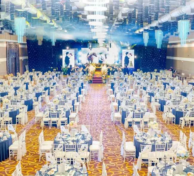 Lễ đăng quang tình yêu uyên ương Lễ đăng quang tình yêu uyên ương