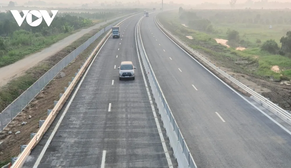 Nút thắt hạ tầng giao thông vùng ĐBSCL đang được tháo gỡ. 