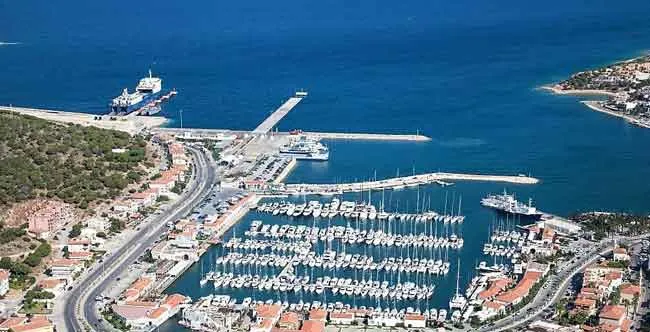 Cảng biển – Bến du thuyền Çeşme Marina, Thổ Nhĩ Kỳ.