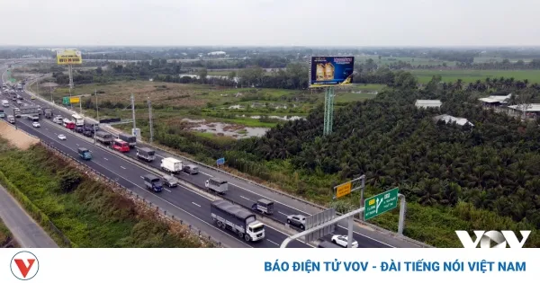 Thu phí cao tốc do nhà nước đầu tư: Nên hay không?