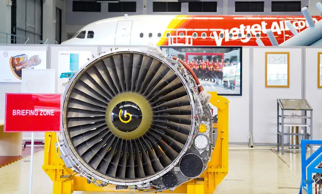 Tại đây, Vietjet cũng trang bị cơ sở vật chất như động cơ máy bay, thiết bị kỹ thuật… đáp ứng nhu cầu đào tạo, huấn luyện cho kỹ sư. Tại đây, Vietjet cũng trang bị cơ sở vật chất như động cơ máy bay, thiết bị kỹ thuật… đáp ứng nhu cầu đào tạo, huấn luyện cho kỹ sư.