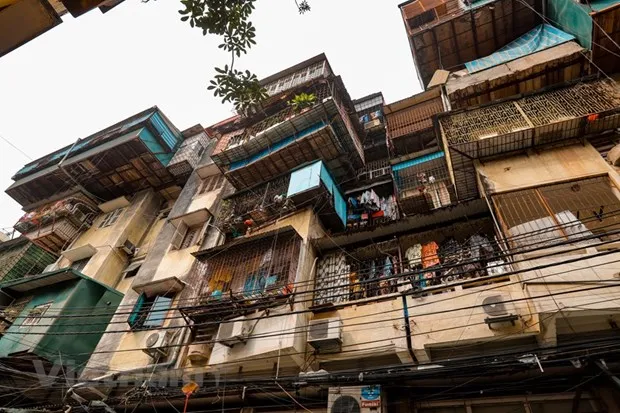 Một số hộ dân sống tại một khu tập thể cũ trên địa bàn quận Đống Đa. (Ảnh: Hoài Nam/Vietnam+)