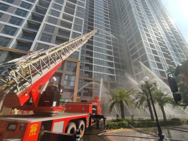 Hệ thống PCCC ngoài tòa nhà cũng được Vinhomes thiết kế chuyên nghiệp giúp đảm bảo an toàn cho cư dân Hệ thống PCCC ngoài tòa nhà cũng được Vinhomes thiết kế chuyên nghiệp giúp đảm bảo an toàn cho cư dân