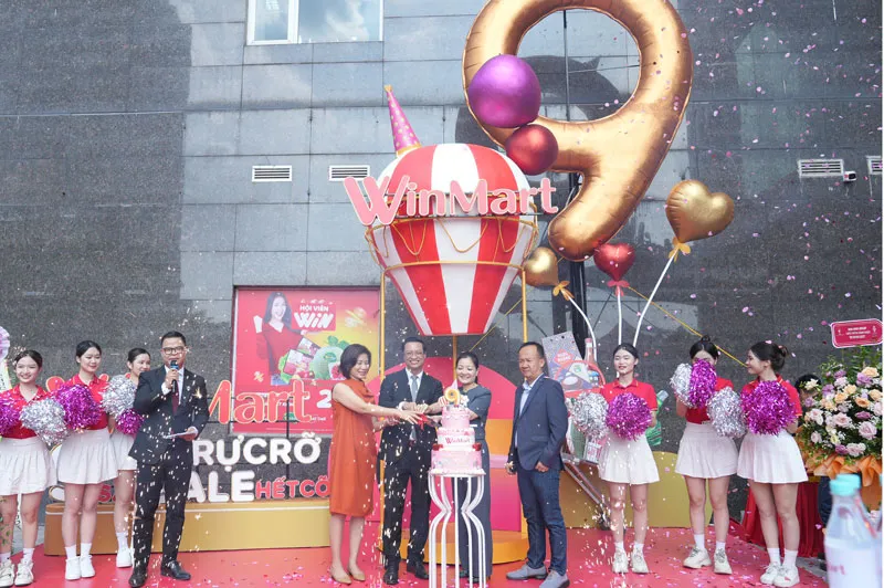 Lễ kỷ niệm sinh nhật 9 năm tại WinMart Thăng Long.