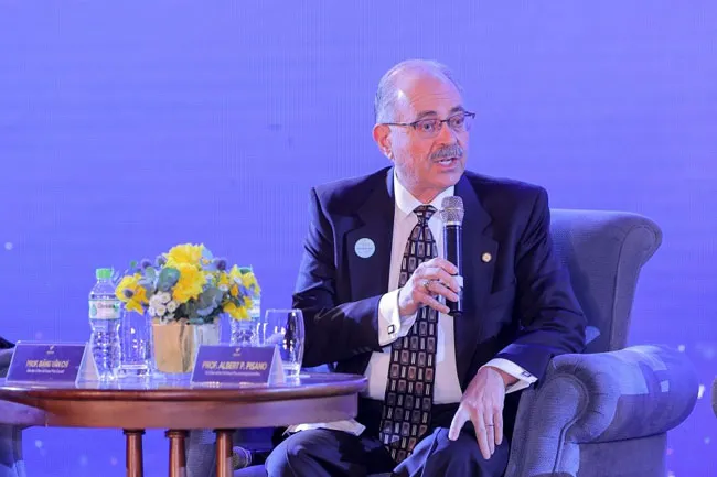 Giáo sư Pisano cho biết Giải thưởng VinFuture đã thành công thể hiện rõ cả bốn giá trị cốt lõi - bình đẳng, toàn cầu, bền vững và tiên phong