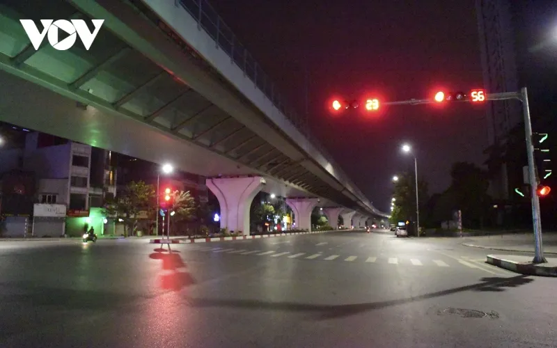 Đợt không khí lạnh từ phía Bắc tràn xuống, nhiệt độ giảm mạnh, miền Bắc đón đợt rét đậm nhất từ đầu đông đến nay. Theo Trung tâm Dự báo Khí tượng Thủy văn Quốc gia, sáng 20/12, khu vực Bắc Bộ rét đậm, trong đó Thủ đô Hà Nội có mức nhiệt thấp từ 10-13 độ C, càng về đêm trời càng rét mướt.