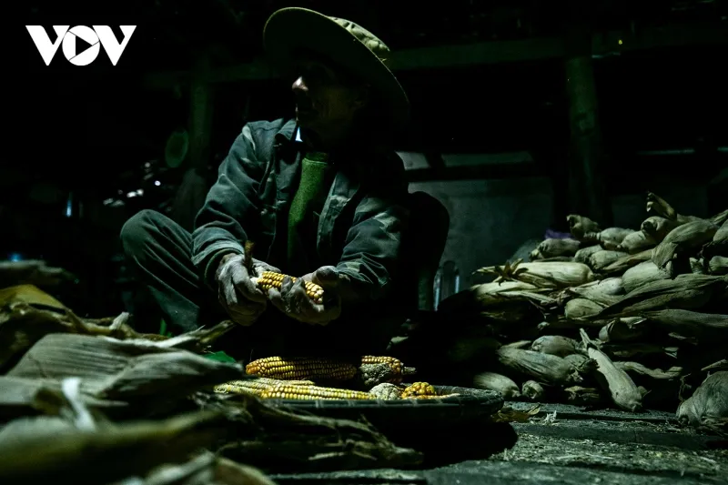 Cây trồng chính của người dân chỉ có ngô và lạc, những loại cây có tính chịu hạn tốt.