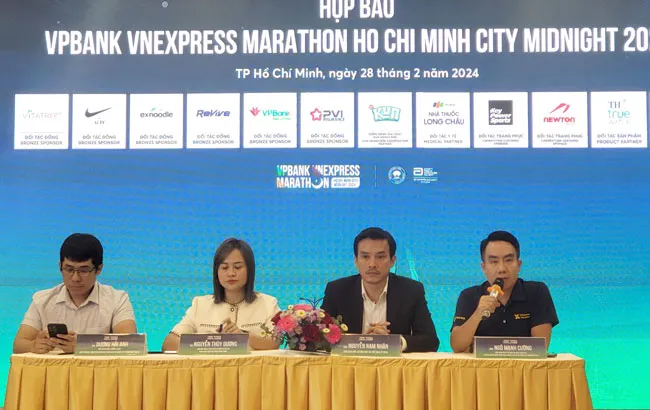 Ban tổ chức họp báo giải chạy.