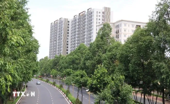 Dự án khu nhà ở xã hội A6-A7 ở thành phố Biên Hòa đang gấp rút hoàn thiện để đưa vào sử dụng. (Ảnh: Sỹ Tuyên/TTXVN)