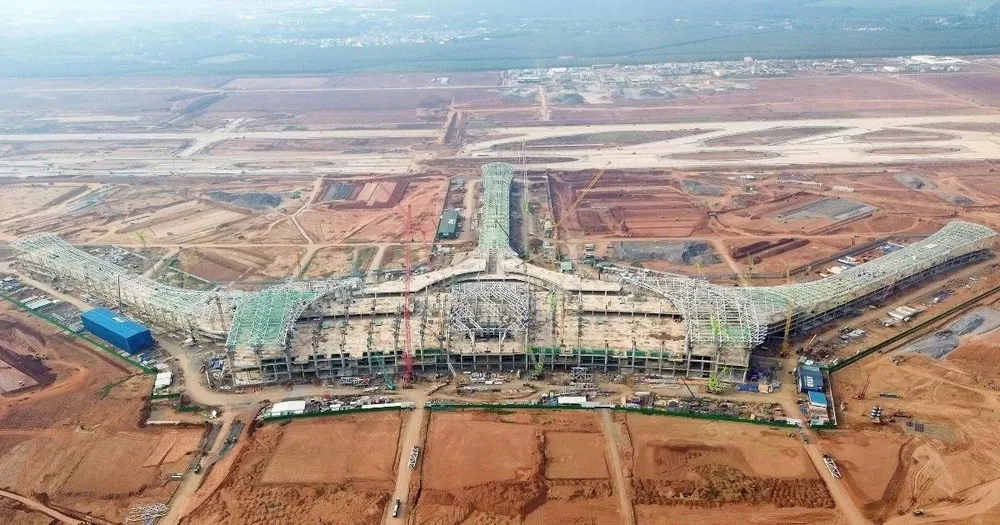 Toàn cảnh nhà ga hành khách và đường băng cất hạ cánh được hình thành, nhìn từ trên cao. (Ảnh: Quốc Khánh/TTXVN)