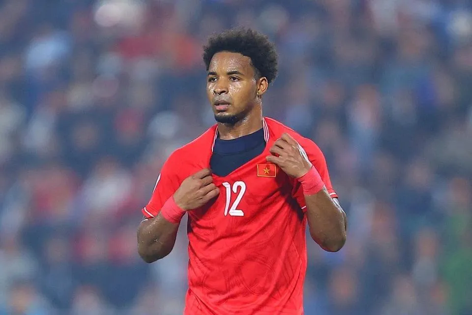 Áo đấu bị rách của tiền đạo Xuân Son được đấu giá từ thiện tới 120 triệu đồng