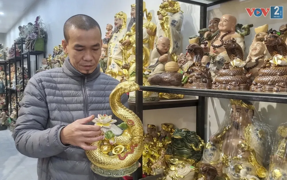 Các sản phẩm có màu sắc, chủng loại đa dạng giúp người dùng dễ dàng lựa chọn theo sở thích, để trang trí cho ngôi nhà của mình, chào đón mùa xuân mới.