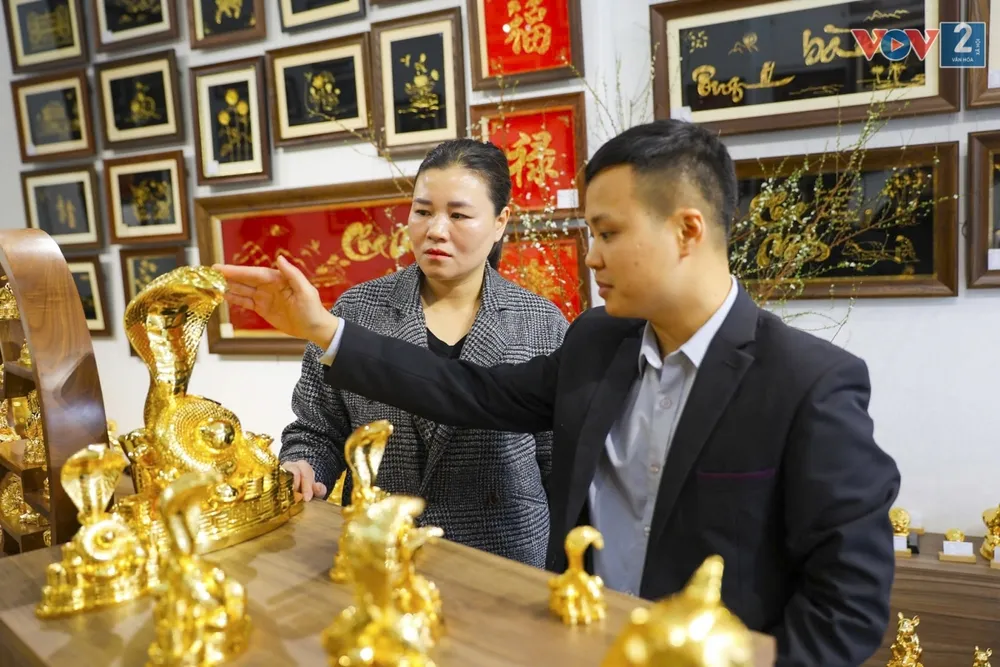 Xu hướng trưng bày, biếu tặng con giáp vào dịp Tết Nguyên đán trở nên thịnh hành hơn bởi nhiều người quan niệm điều này đem lại may mắn, thịnh vượng cho gia chủ.