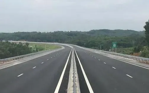 Khởi công 6 dự án đường bộ cao tốc quy mô lớn trong năm 2025