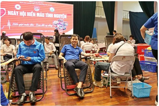Đoàn viên Vietcombank Hưng Yên tích cực tham gia hiến máu