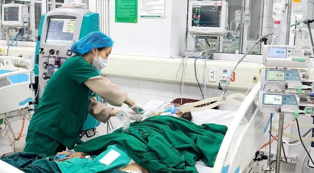 TPHCM: Truy xuất nguồn gốc vụ ngộ độc khiến 37 người nhập viện sau ăn bánh mỳ