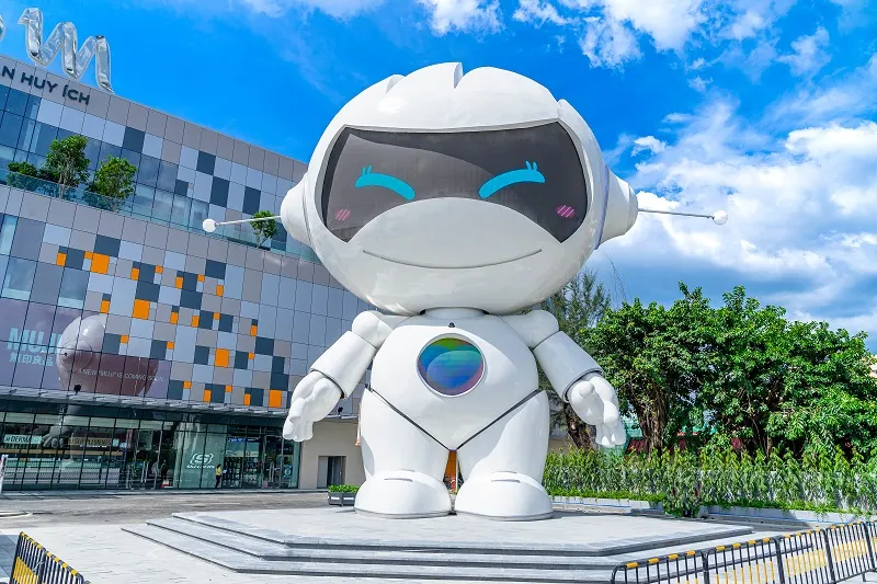 6. Mascot Beso với khả năng thu thập dữ liệu, biểu cảm và tương tác với khách hàng.jpg