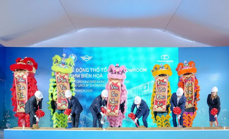 Ban Lãnh đạo Thaco, Thaco Auto, Thadico và BMW thực hiện nghi thức động thổ Tổ hợp Showroom BMW-MINI Retail.Next Biên Hoà