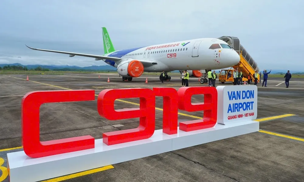 Máy bay Trung Quốc C919 tại Sân bay quốc tế Vân Đồn. Ảnh: COMAC.