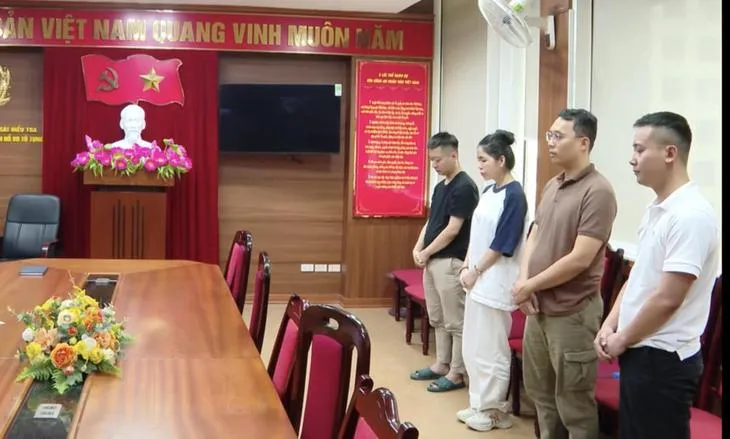 Khởi tố, bắt tạm giam TikToker Hằng Du Mục và Quang Linh Vlogs