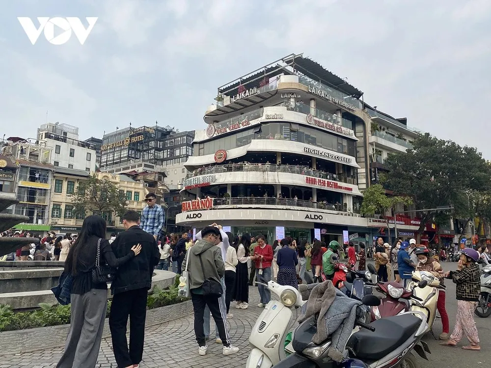 4 doanh nghiệp xin phá dỡ tòa nhà Hàm cá mập chi phí 0 đồng