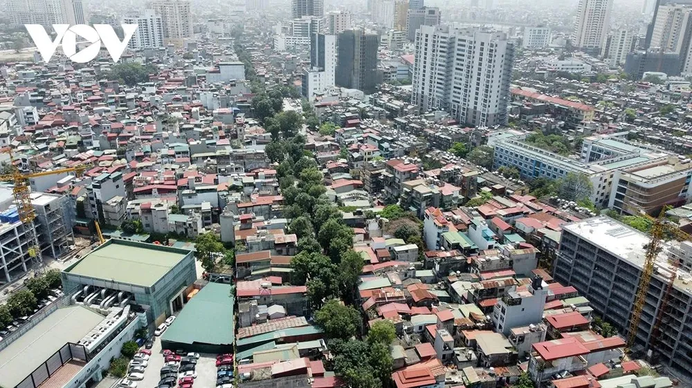 Dự án đường Vành đai 1, đoạn Hoàng Cầu - Voi Phục có chiều dài 2,2km, có mặt cắt ngang 50m với 6 làn đường và 2 cầu vượt tại nút giao Giảng Võ - Láng Hạ và Nguyễn Chí Thanh - Đê La Thành.
