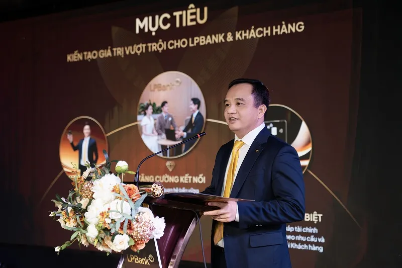 Anh 3 PTGD LPBank phat bieu tai su kin.jpg