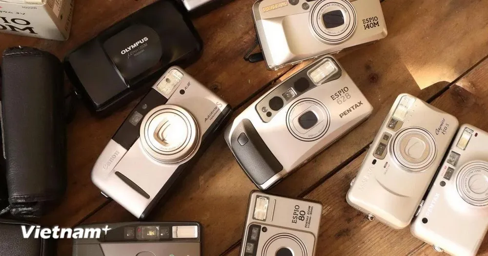 Người trẻ hoài niệm những bức ảnh chụp phim