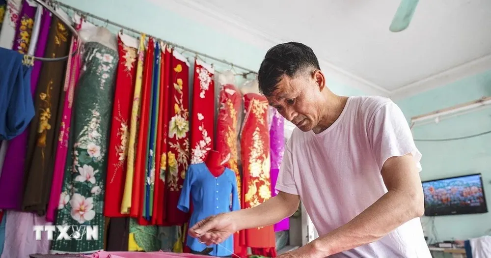 Làng nghề áo dài Trạch Xá ngàn năm tuổi