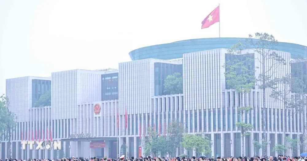 Hà Nội tặng 50.000 suất quà cho du khách, nhân dân viếng Lăng Bác