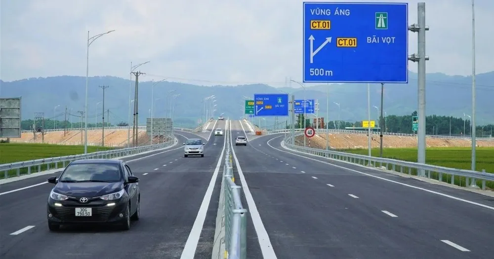 Cao tốc Bắc - Nam đoạn Bãi Vọt - Vũng Áng mới đưa vào khai thác.