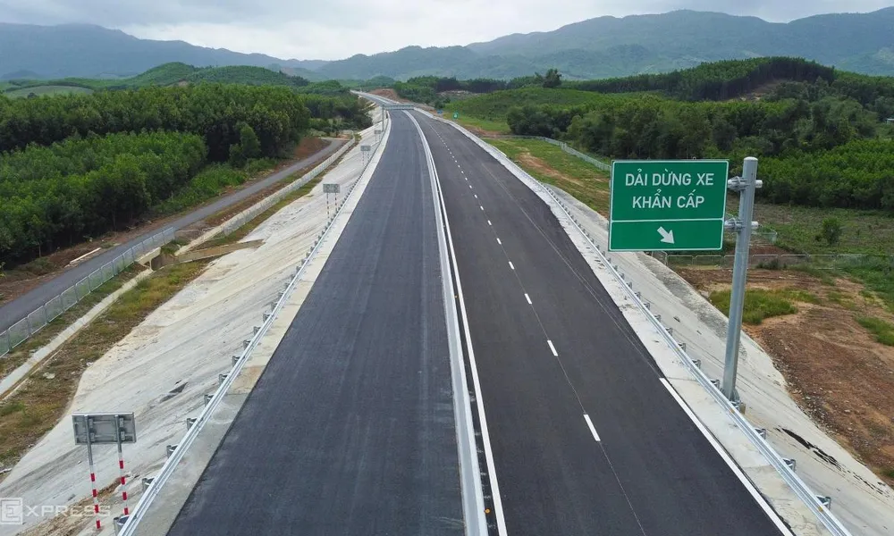 Lựa chọn mở rộng các đoạn tuyến cao tốc Bắc-Nam phía Đông lên 6 làn xe