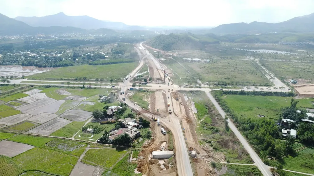 Hoàn thành tuyến chính cao tốc Hòa Liên - Túy Loan chậm nhất 30-8