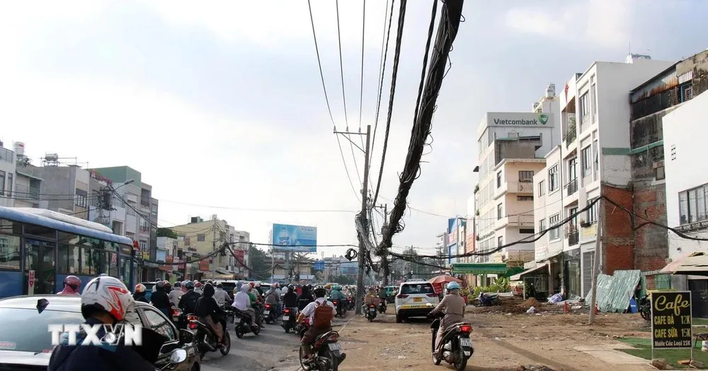 Khu vực ga Bảy Hiền thuộc tuyến Metro số 2 đã có mặt bằng thi công. (Ảnh: Tiến Lực/TTXVN) 