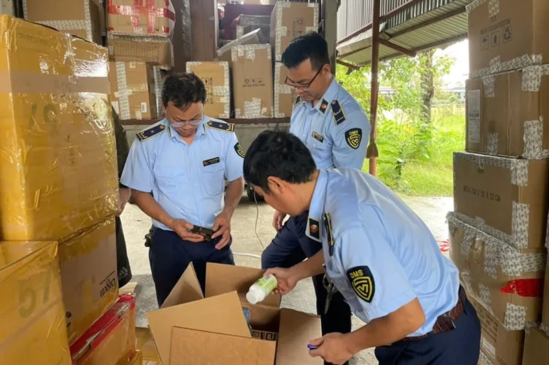 Tiếp tục đẩy mạnh cao điểm ngăn chặn buôn lậu, gian lận thương mại, hàng giả