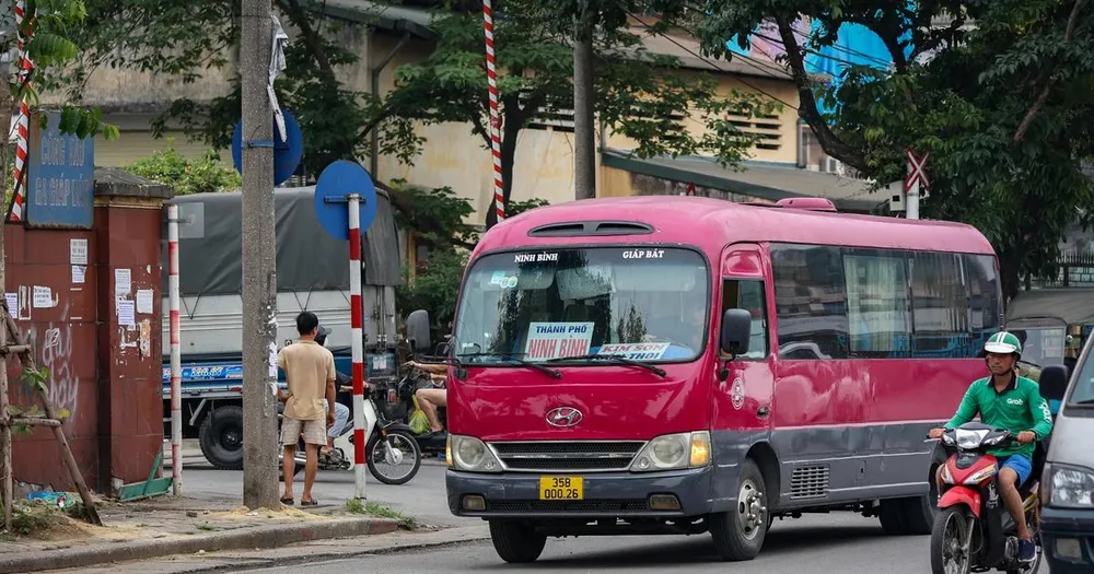 Các doanh nghiệp vận tải, lái xe bày tỏ sự ủng hộ với đề xuất bỏ quy định “thời gian lái xe của người lái xe ôtô không quá 48 giờ trong một tuần”. (Ảnh: Hoài Nam/Vietnam+) 