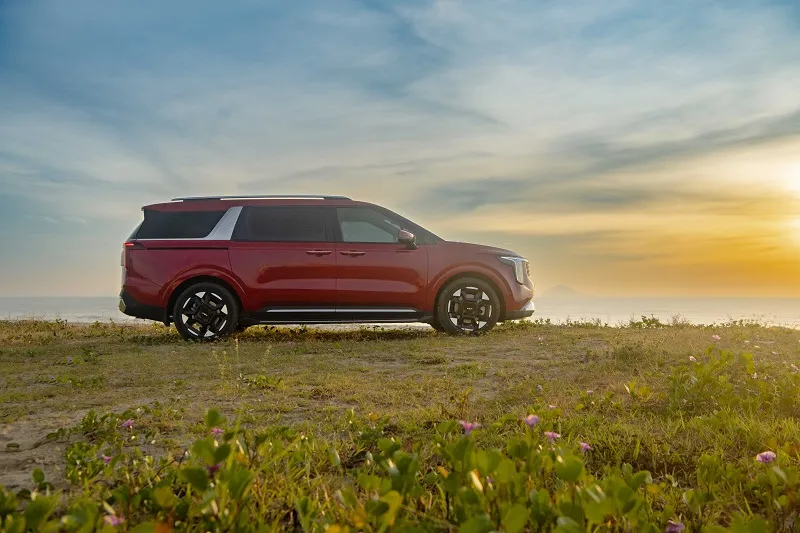 4. Kia New Carnival sở hữu không gian nội thất rộng rãi, đáp ứng nhu cầu di chuyển của gia đình.JPG