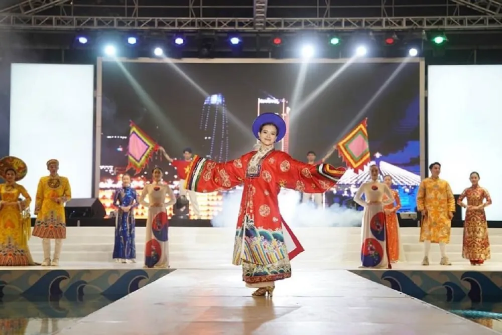 Chương trình biểu diễn ngoài trời của nhà hát ngoài trời Amphitheater tại Alma Resort.