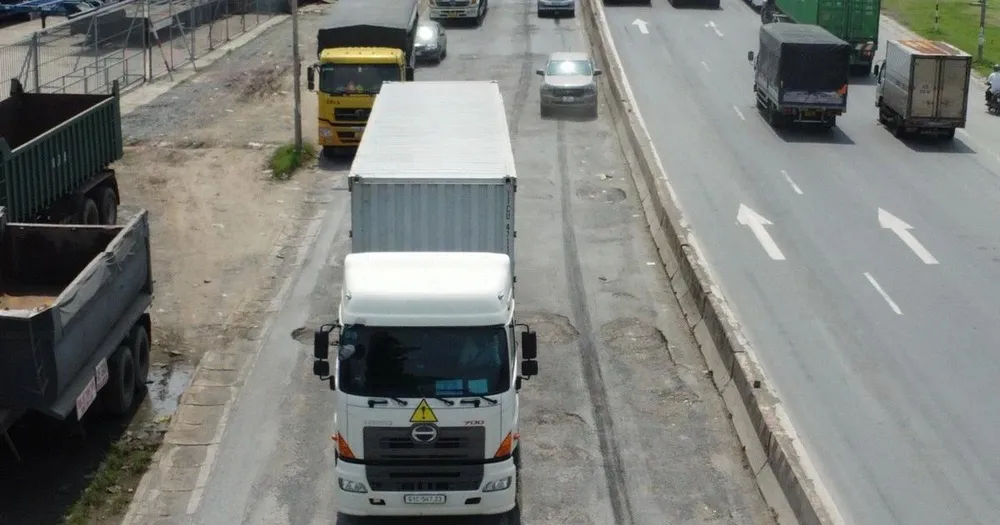 Gần 30 tỷ đồng cải tạo tuyến đường huyết mạch nối TPHCM với Đồng Nai