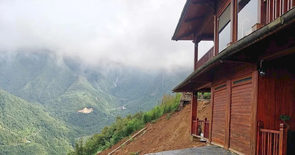 Sạt lở nhiều căn bungalow tại Khu du lịch sinh thái Ô Quý Hồ