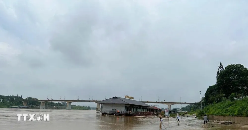 Đóng cửa xả đáy số 1 hồ thủy điện Tuyên Quang sau 4 ngày xả lũ