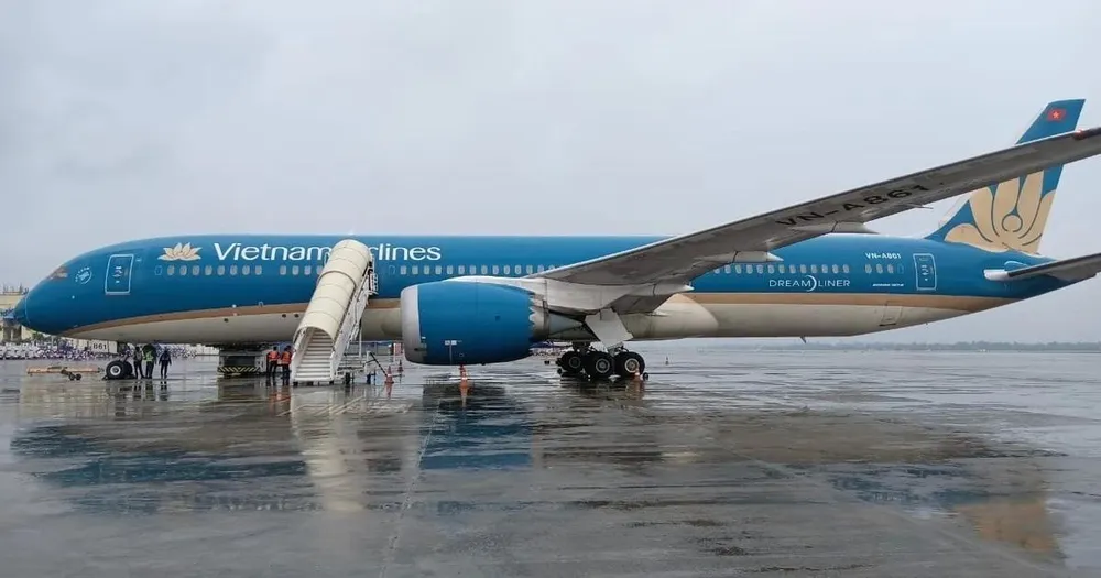 Gió giật mạnh, nhiều chuyến bay đến Nội Bài phải chuyển hướng hạ cánh