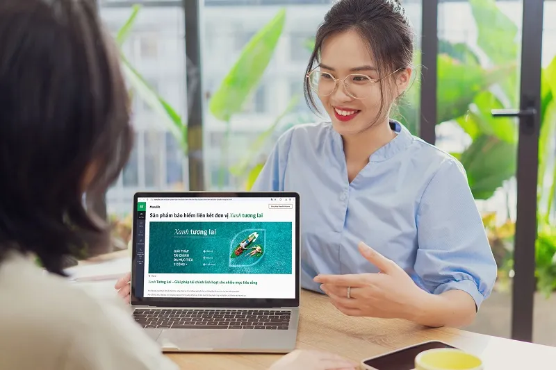 Nghề tư vấn bảo hiểm nhân thọ được đánh giá có tiềm năng phát triển lớn trong tương lai. Ảnh Thu Hằng