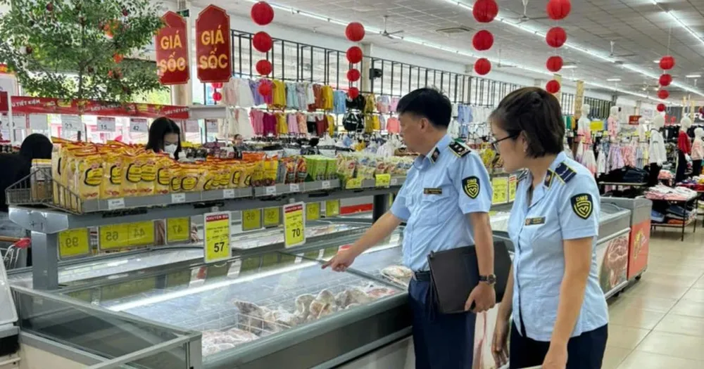 Xử lý nghiêm hành vi găm hàng, đầu cơ tăng giá bất hợp lý sau mưa bão