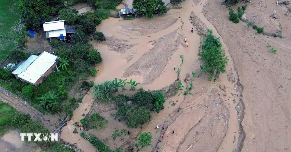 Lũ quét và sạt lở đất khiến 2 người chết, 66 hộ dân phải di dời khẩn cấp